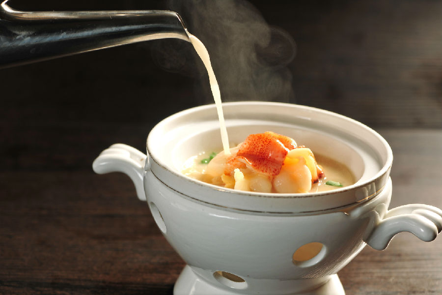 三亿体育手机版|早讯丨上交所:沪港通下港股通名单调整;小米今日发布5G手机(图1) 三亿体育手机版